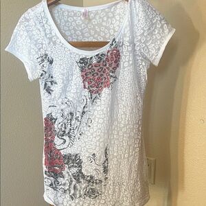 Chic White and Red Graphic Short Sleeve Top